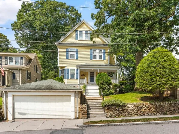 50 Briggs St, Melrose, MA 02176