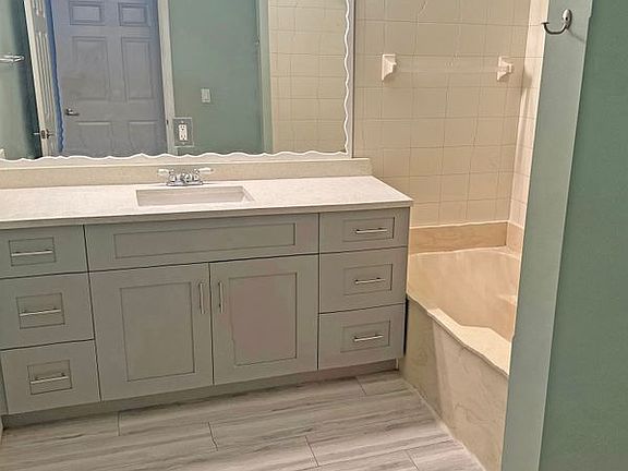 4th image of 3553 Forest Hill Blvd APT 36