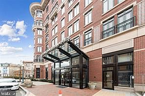 2nd image of 1390 Kenyon St NW APT 729