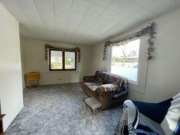 5th image of 3231 Coleman Ave