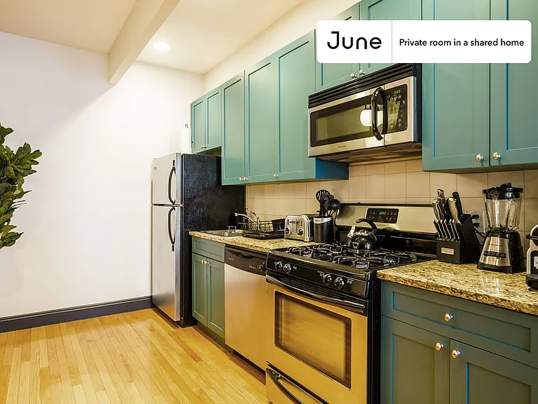 356 W 39th St #C — Photo 6