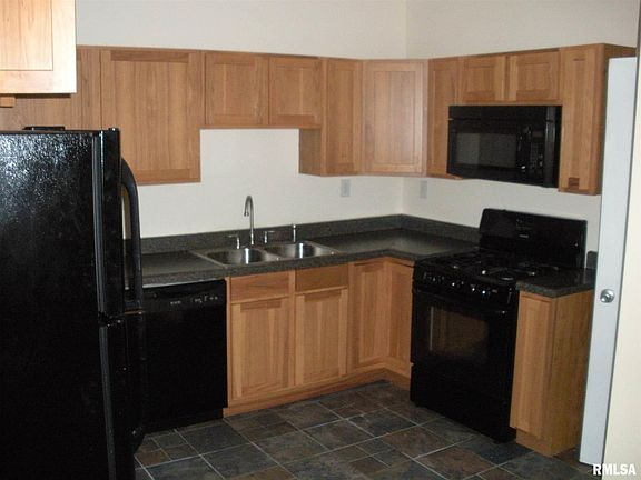 5th image of 604 S Logan Ave