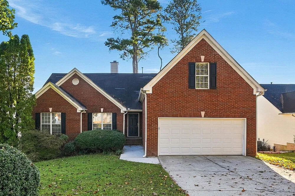 3 bed, 4.0 bath, 2218 sqft, $2,340 — Photo 1