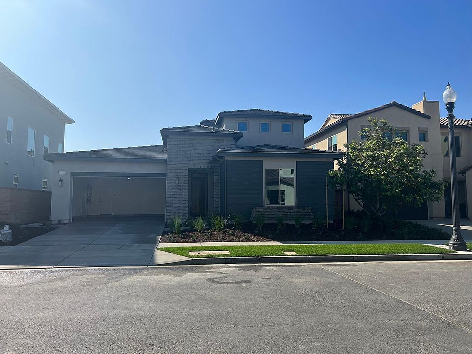 2nd image of 2662 Harlow Ln