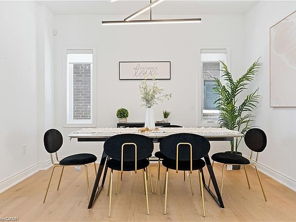 4th image of 66 Cesar Pl