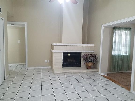 3rd image of 4704 China Rose Dr