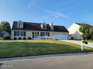 311 Cottonwood Dr, Wapakoneta, OH 45895