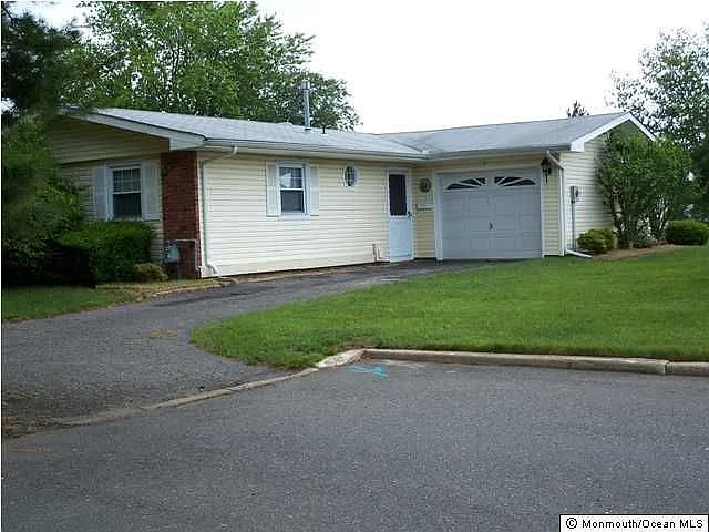 2 Reed Ln photo 1