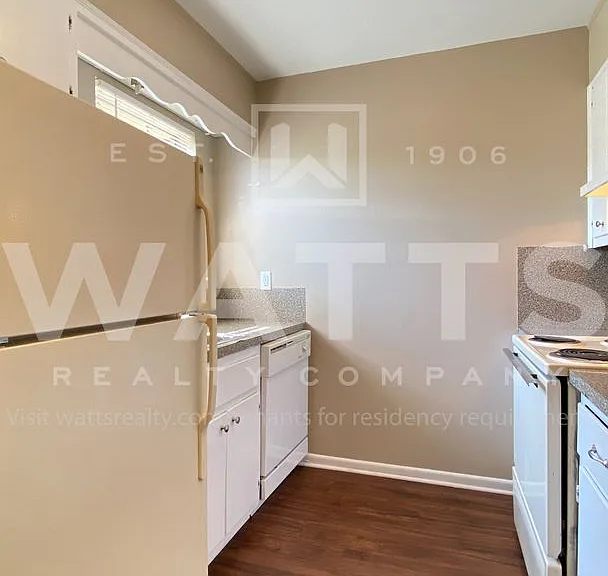 ROEBUCK VILLA APARTMENTS — Photo 11