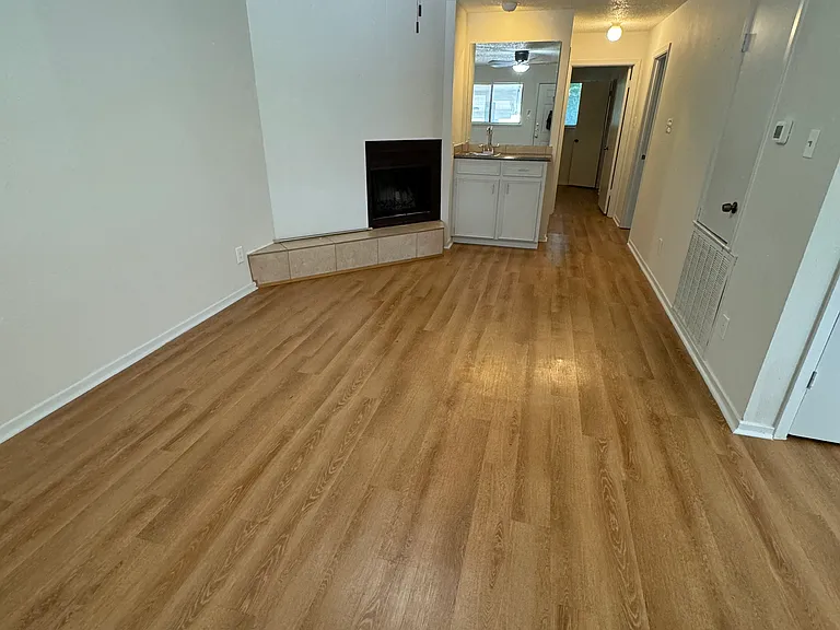 7000 Oak Meadow Cir #C — Photo 5