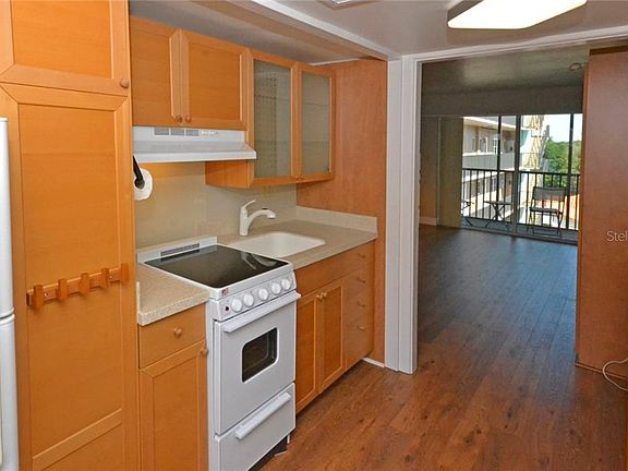 4th image of 750 Burlington Ave N APT 3F