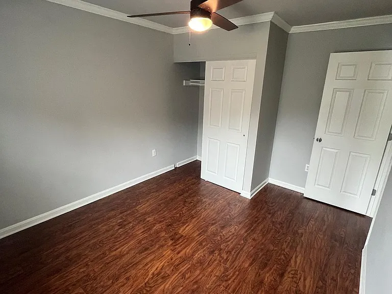 10804 Wall St — Photo 24