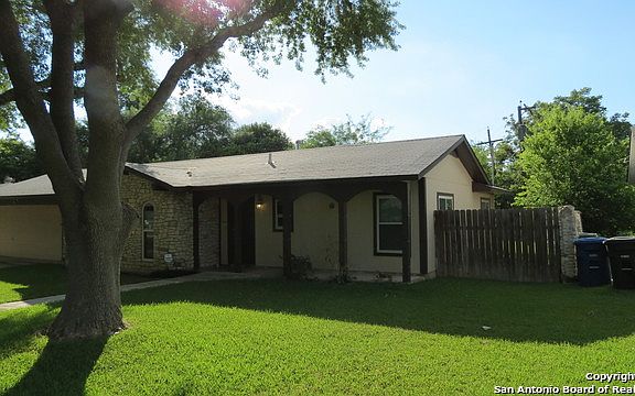 2nd image of 3511 Fieldstone Dr