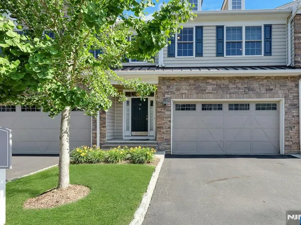 78 Autumn Way #15, Montvale, NJ 07645