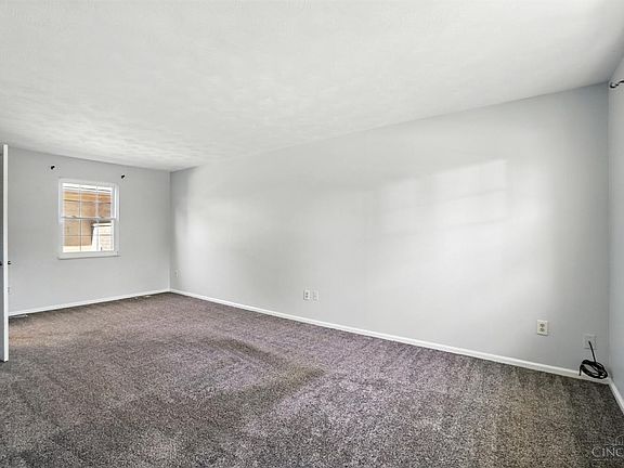 5th image of 215 Leyland Park Dr