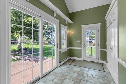 2nd image of 360 Park Club Ln