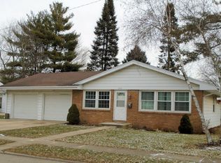 1085 N Main St, Rochelle, IL 61068