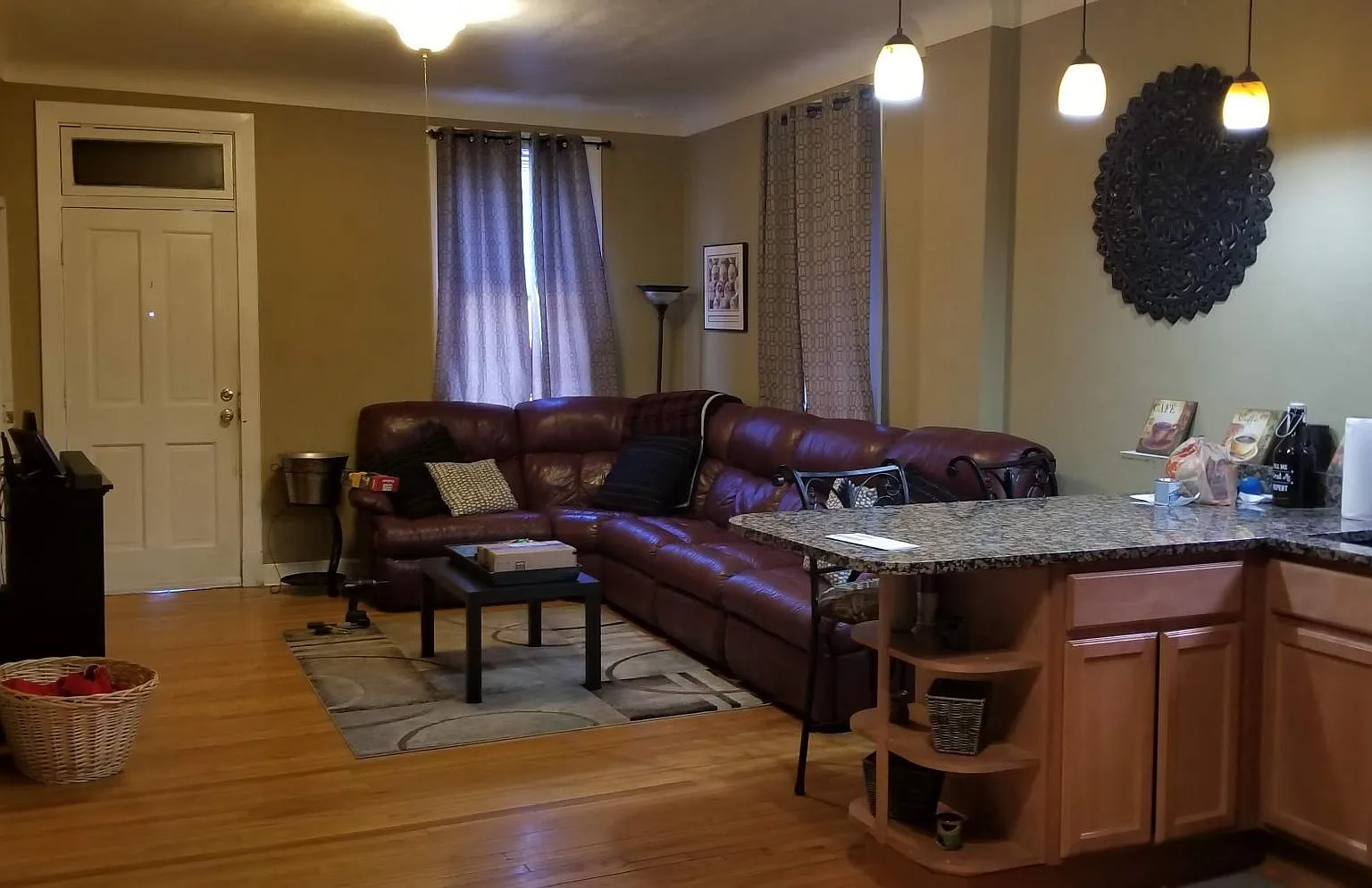 3 bed, 1920 sqft, $2,100 — Photo 4