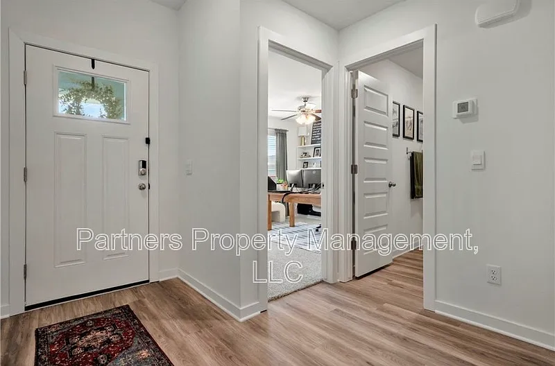 4 bed, 2.0 bath, 1788 sqft, $2,100 — Photo 2
