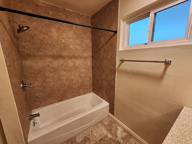 16551 Regina Cir — Photo 6