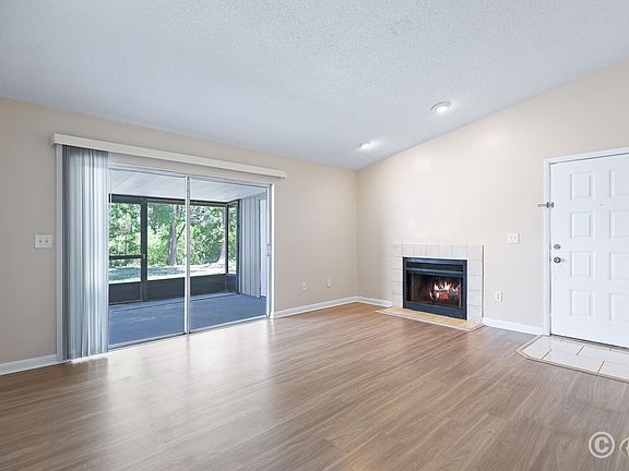 5th image of 1219 Mohrlake Dr