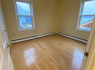 901 Douglas Ave APT 2, Providence, RI 02908