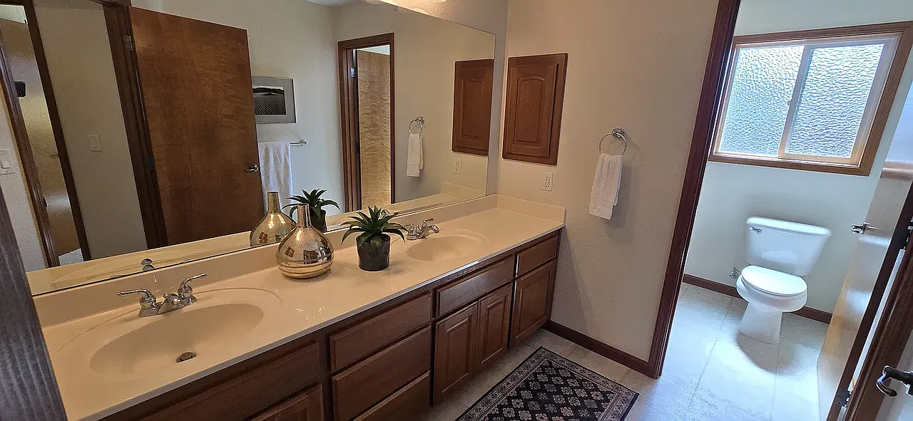 4 bed, 2334 sqft, $850 — Photo 4