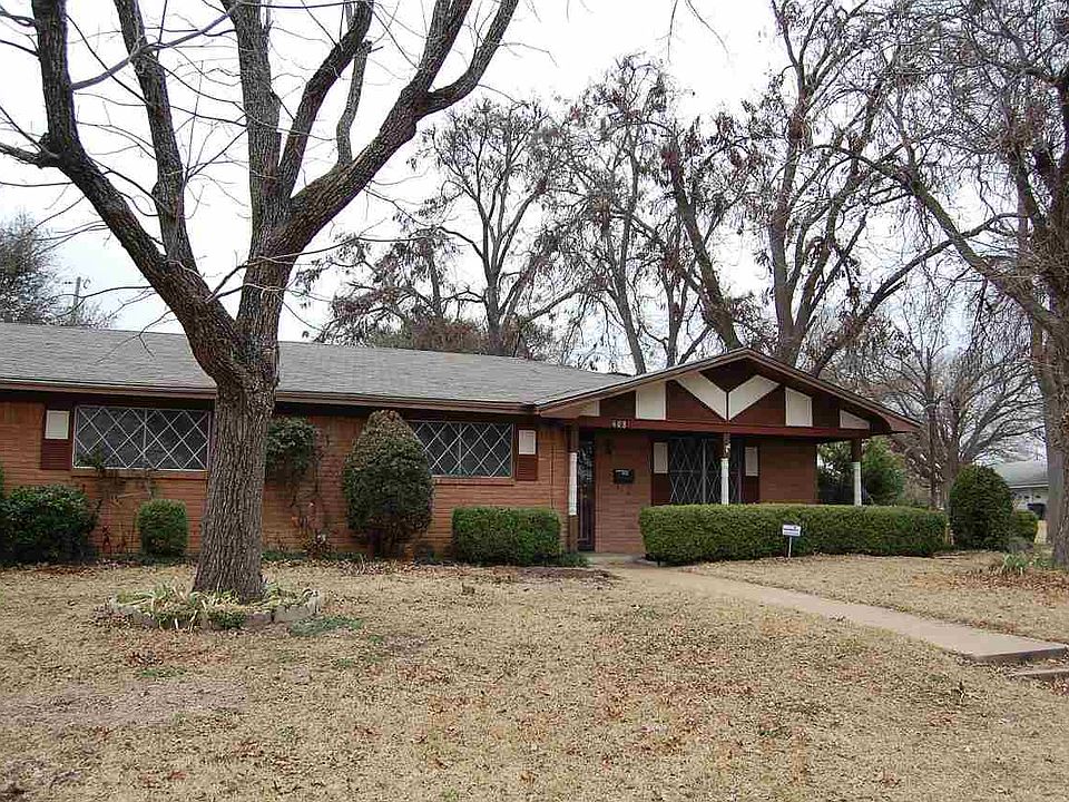 1st image of 608 Carlyle Dr