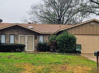 2908 Lynnwood Dr, Arlington, TX 76013