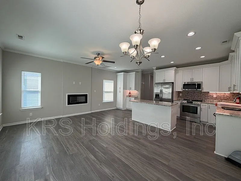 3 bed, 2.5 bath, 1435 sqft, $2,400 — Photo 4