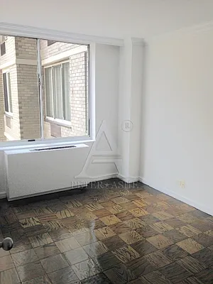 Rented by Peter Ashe | media 6