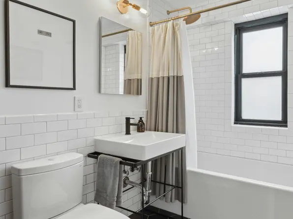 266 East Broadway image 9 of 10