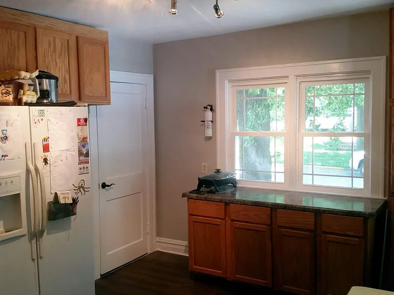 936 Drake St — Photo 5
