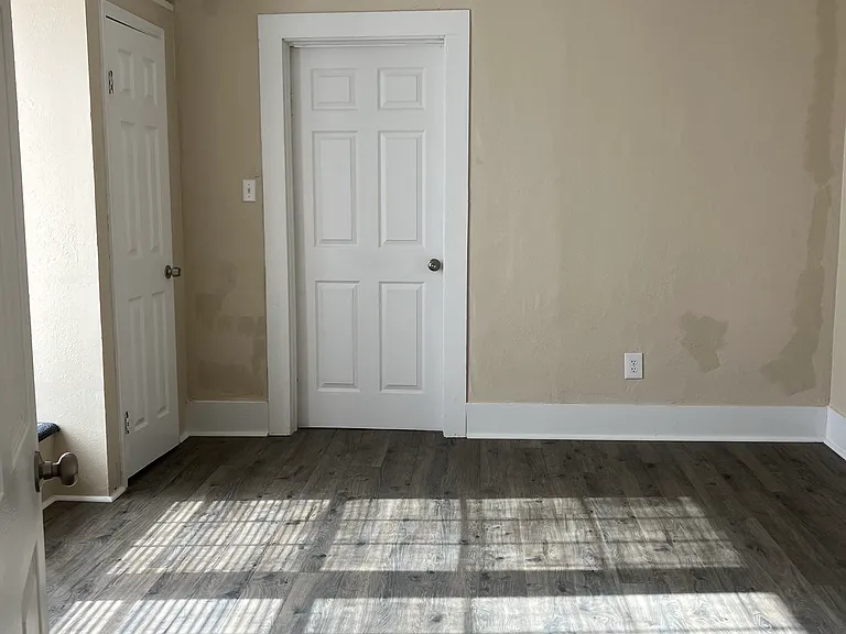 230 W Lee Ave — Photo 14