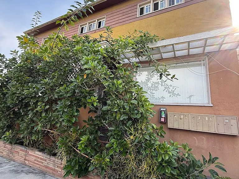 200 S Lake St — Photo 1