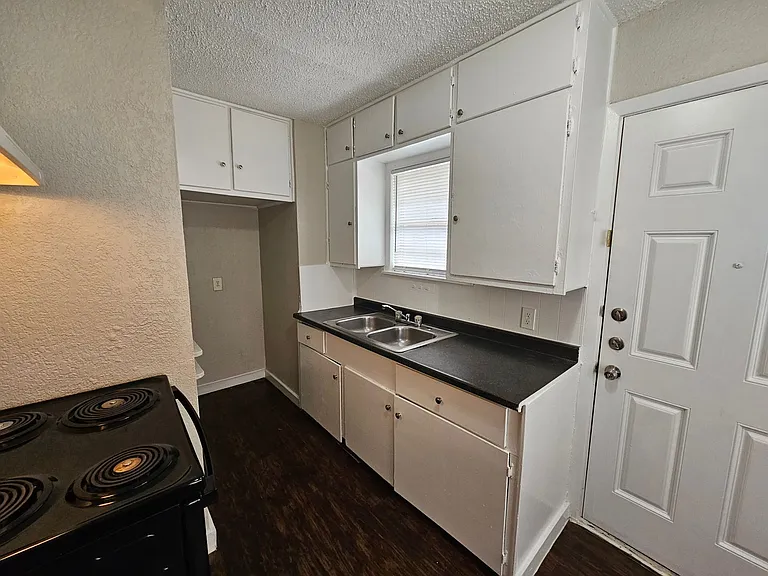 6403 Hollis Ave — Photo 6