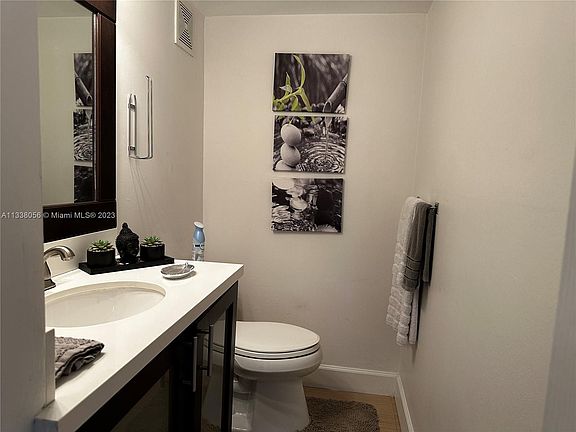 4th image of 14129 Kendale Lakes Cir