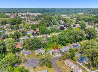 37 Tarinelli Cir, Bridgeport, CT 06606