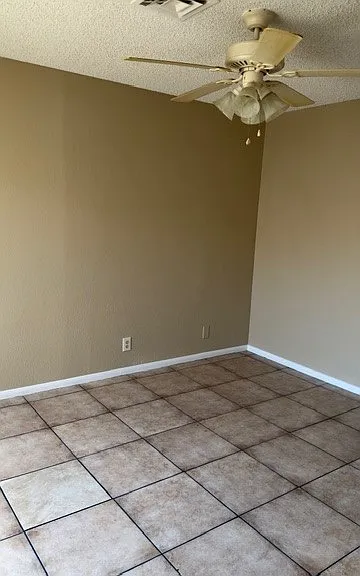 4800 Woodlake Ave — Photo 10