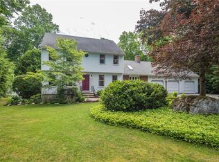 23 Tall Timbers Dr, Farmington, CT 06032
