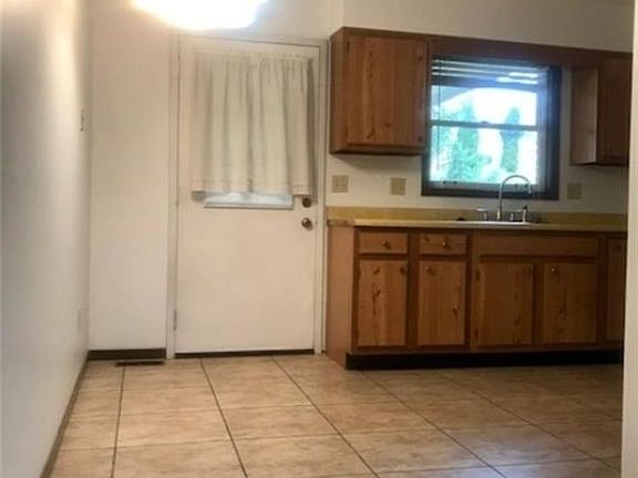 3rd image of 505 Trabar Dr