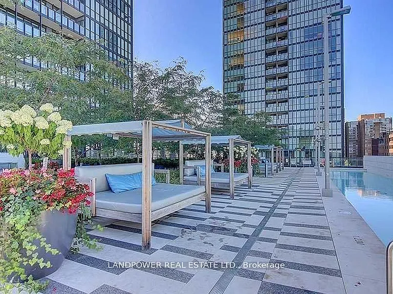 101 Charles St E #1607 — Photo 9
