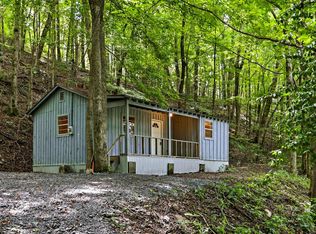 225 Coys Cove Ln, Gainesboro, TN 38562
