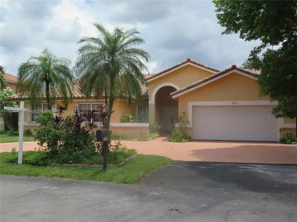 4561 SW 149th Ct, Miami, FL 33185