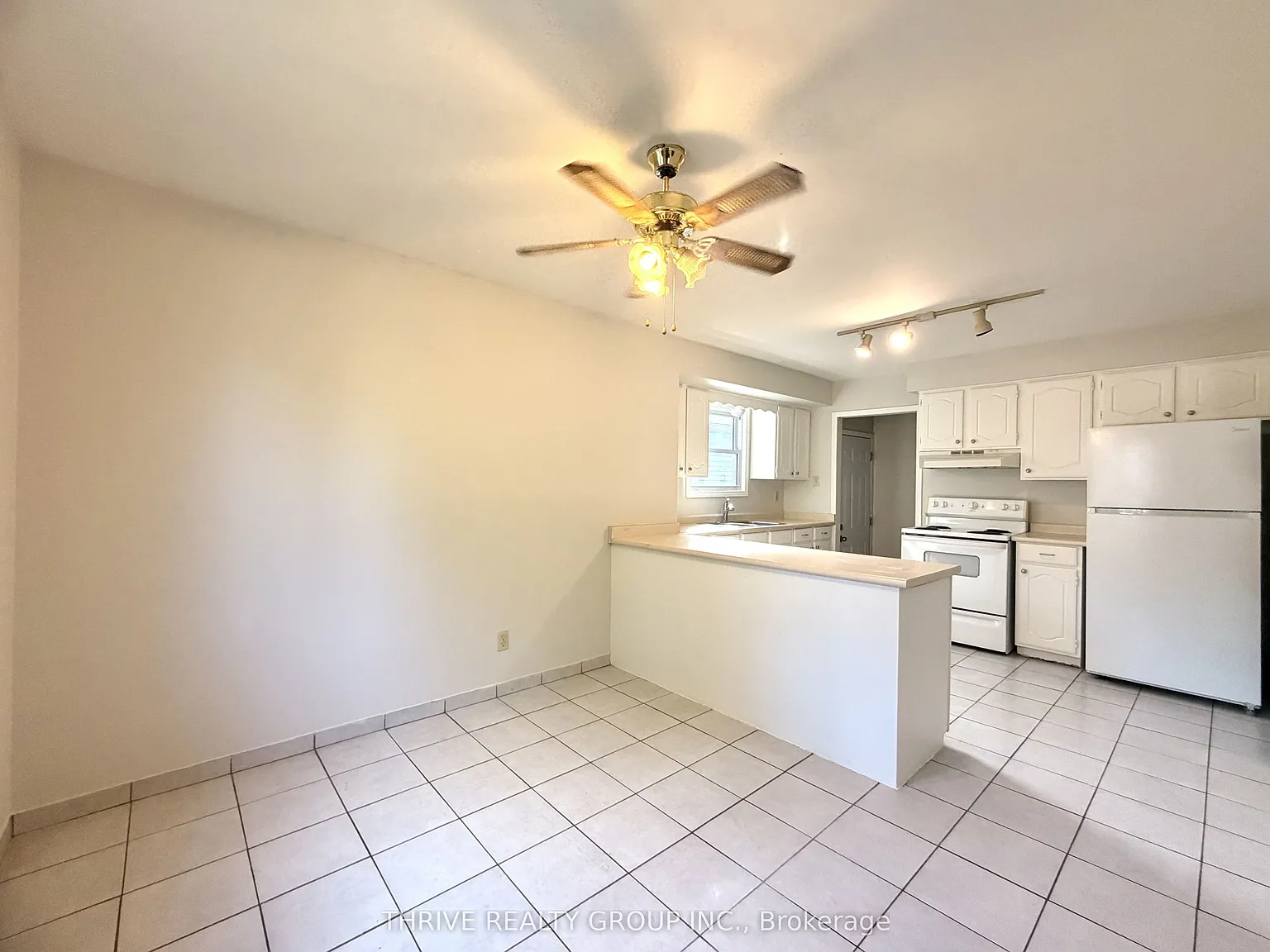 3 bed, $2,395 — Photo 4