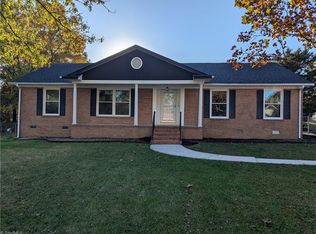 3105 Woodview Dr, High Point, NC 27265