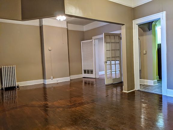 2nd image of 512 1/2 S 5th St #1