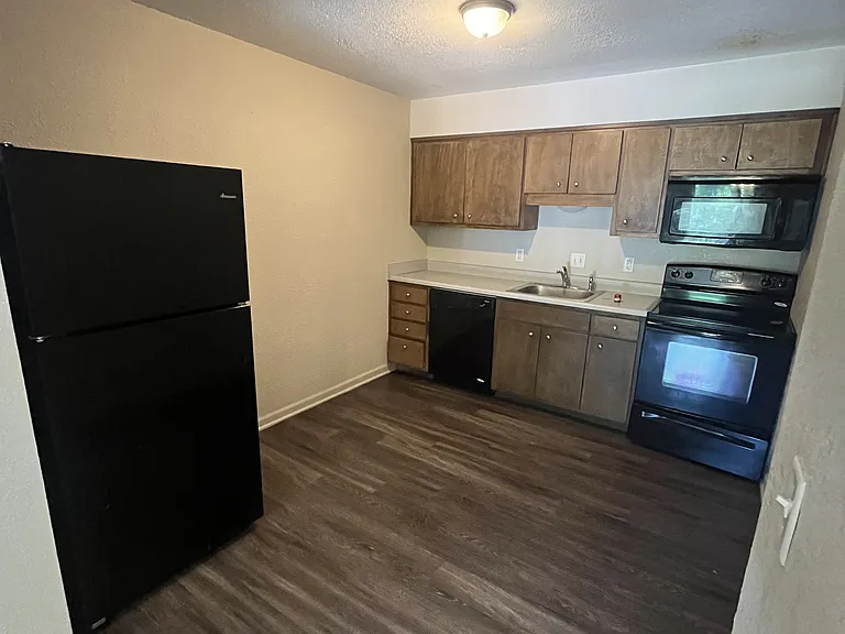 415 Grover St #7 — Photo 3