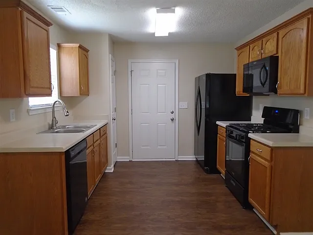 4075 Angels Dr — Photo 2