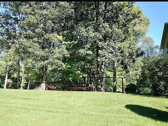 3rd image of 484 Scenic Hls